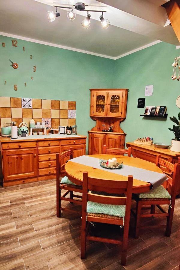 Domus - Il Girasole Apartment Montecelio Luaran gambar
