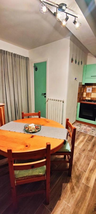 Domus - Il Girasole Apartment Montecelio Luaran gambar